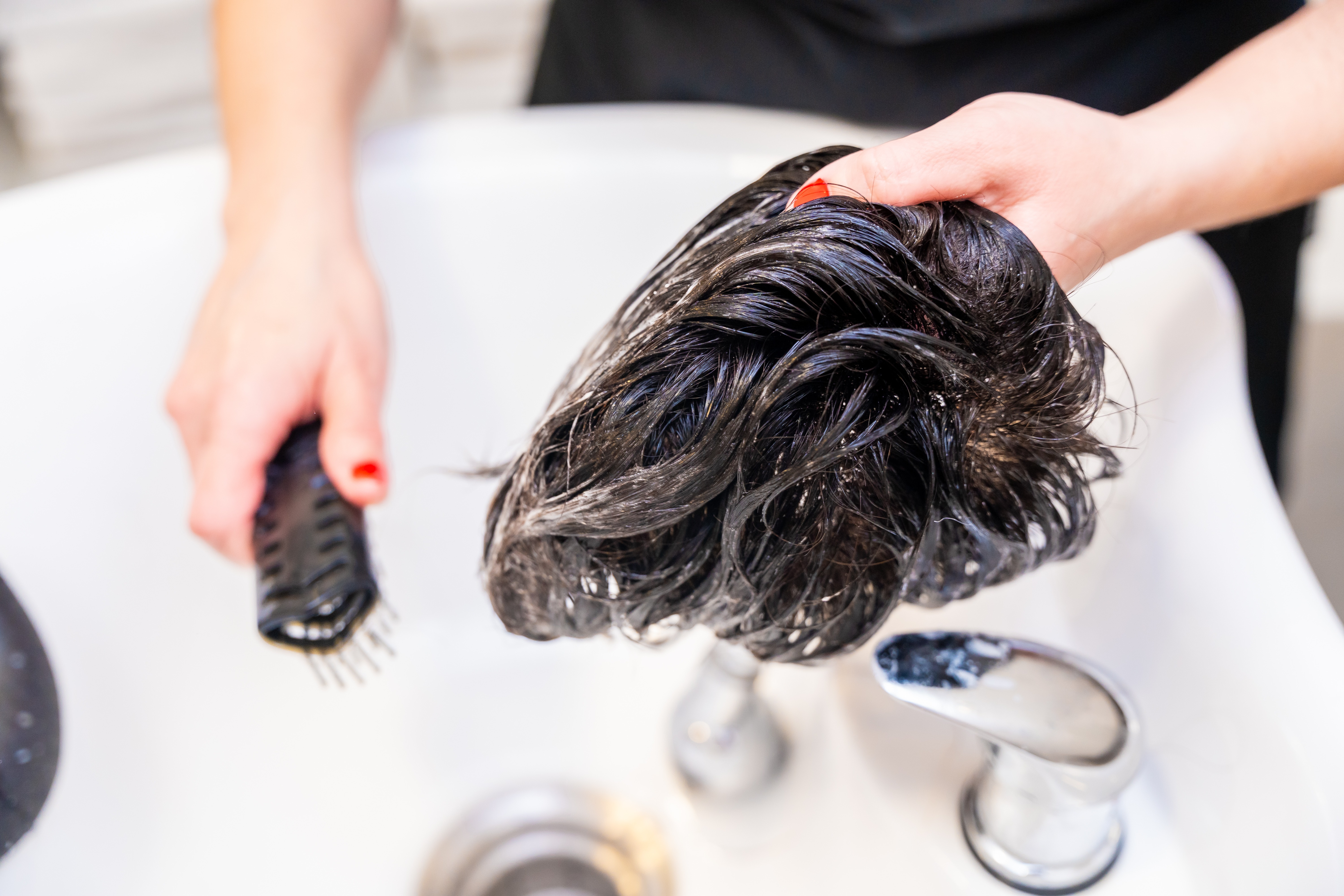 How to Wash a Wig at Home Without Damaging It? How to Wash a Wig at Home Without Damaging It?