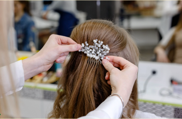 Differences Between Hair Toppers and Extensions You Should Know Differences Between Hair Toppers and Extensions You Should Know